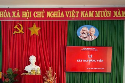 LỄ KẾT NẠP ĐẢNG VIÊN